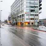 двухкомнатная в центре города Apartment *