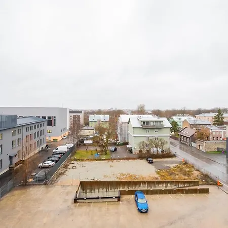 двухкомнатная в центре города * Reval